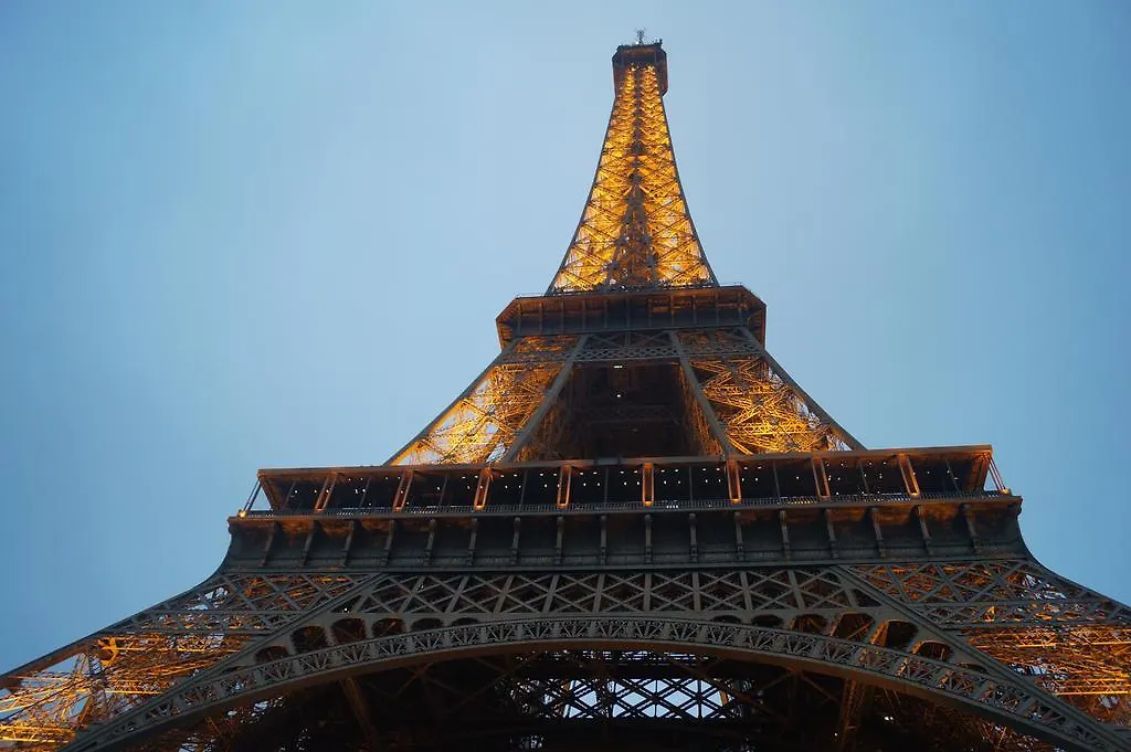 Champs Elysees Executive * Parigi